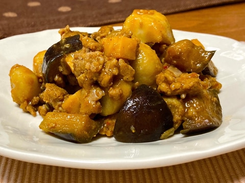 ご飯がすすむ♪ナスと里芋のねっとりピリ辛中華